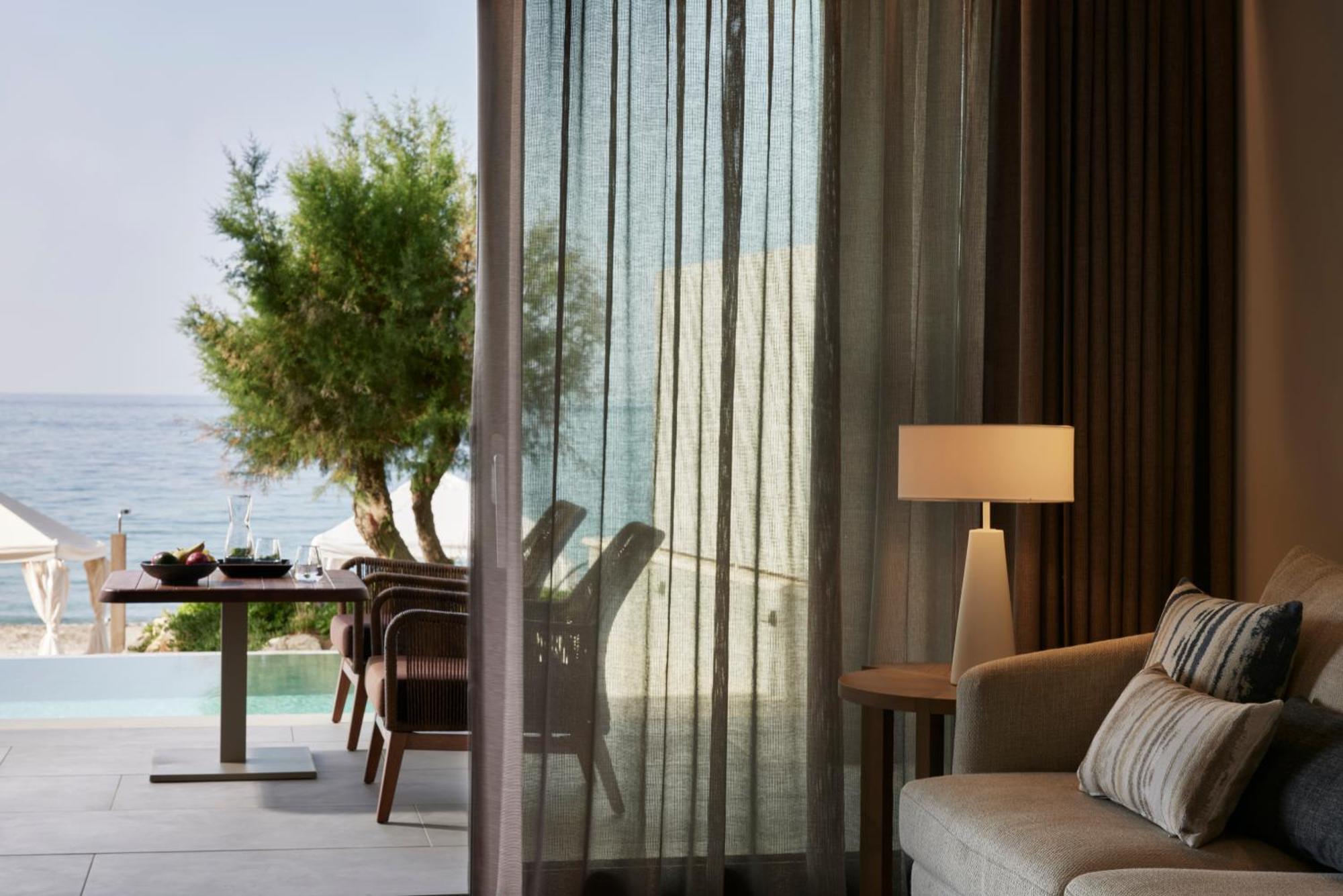 Amira Luxury Resort & Spa - Adults Only Adelianos Kampos Quarto foto